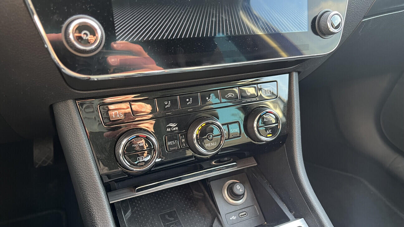 OB199V00784_28.webp_SUPERB Ambition 2.0 2.0 TDI 110 kW automat