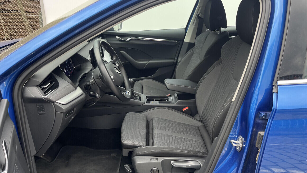 OB199V00794_20.webp_OCTAVIA Style Plus 2.0 TDI 110 kW manuál, DPH