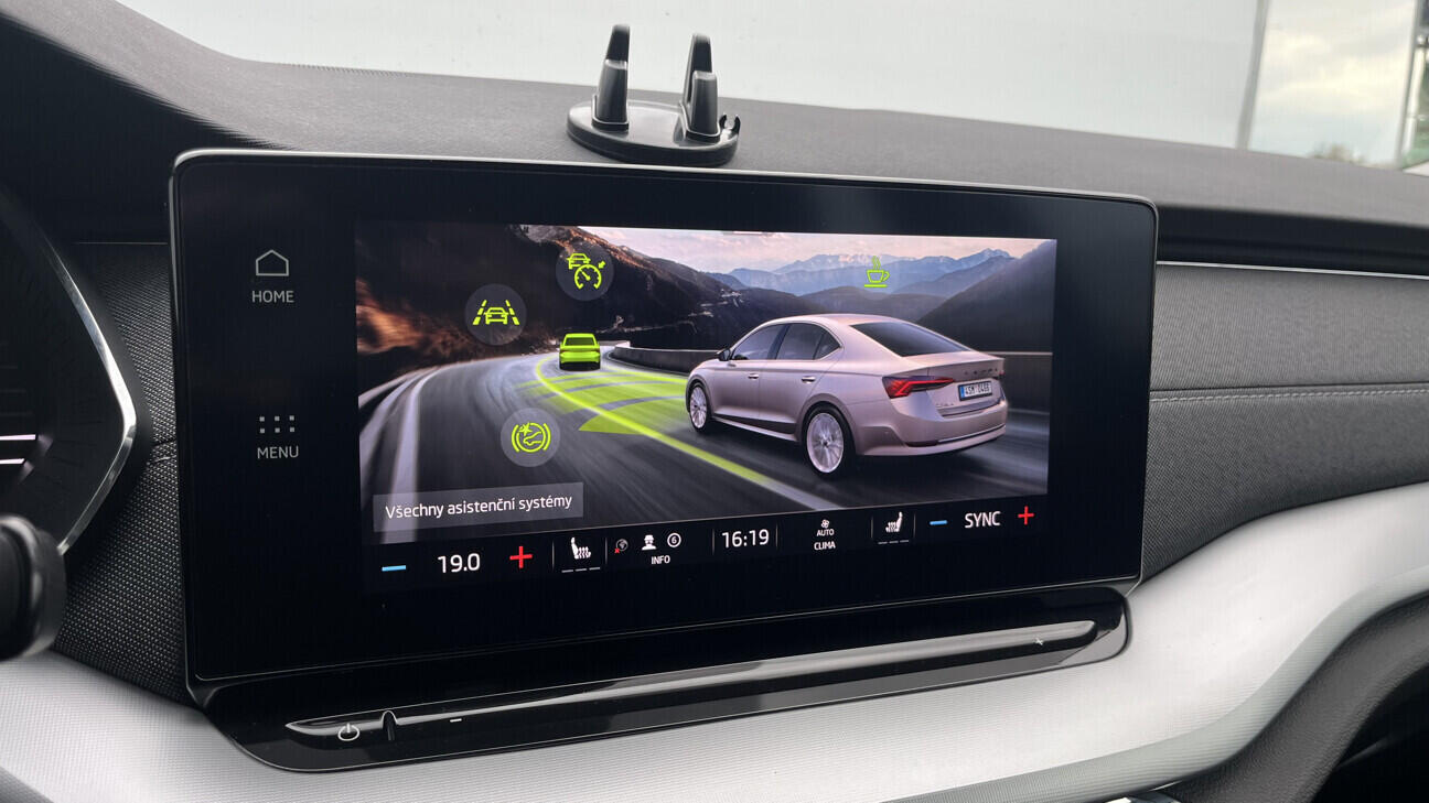 OB199V00794_28.webp_OCTAVIA Style Plus 2.0 TDI 110 kW manuál, DPH