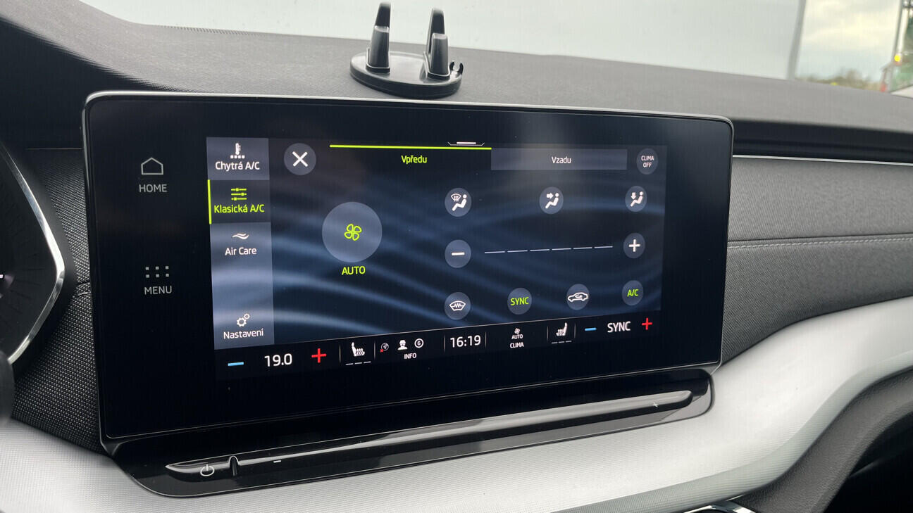 OB199V00794_29.webp_OCTAVIA Style Plus 2.0 TDI 110 kW manuál, DPH