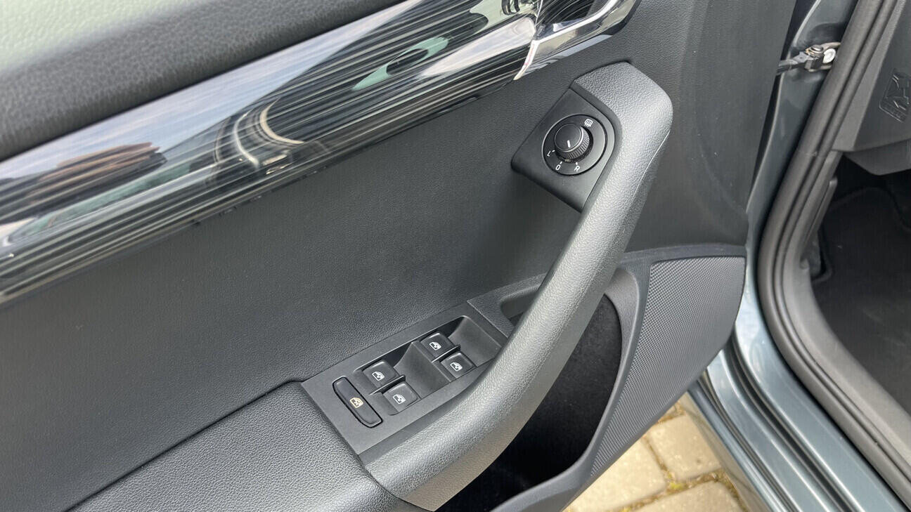 OB199V00798_21.webp_OCTAVIA  1.6 TDI 85 kW automat, DPH