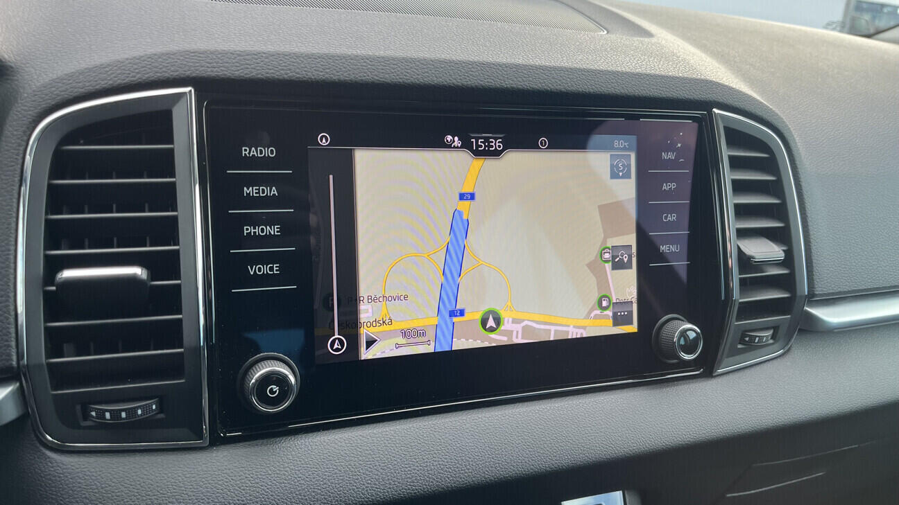 OB199V00801_25.webp_KAROQ Style 1.5 TSI 110 kW manuál