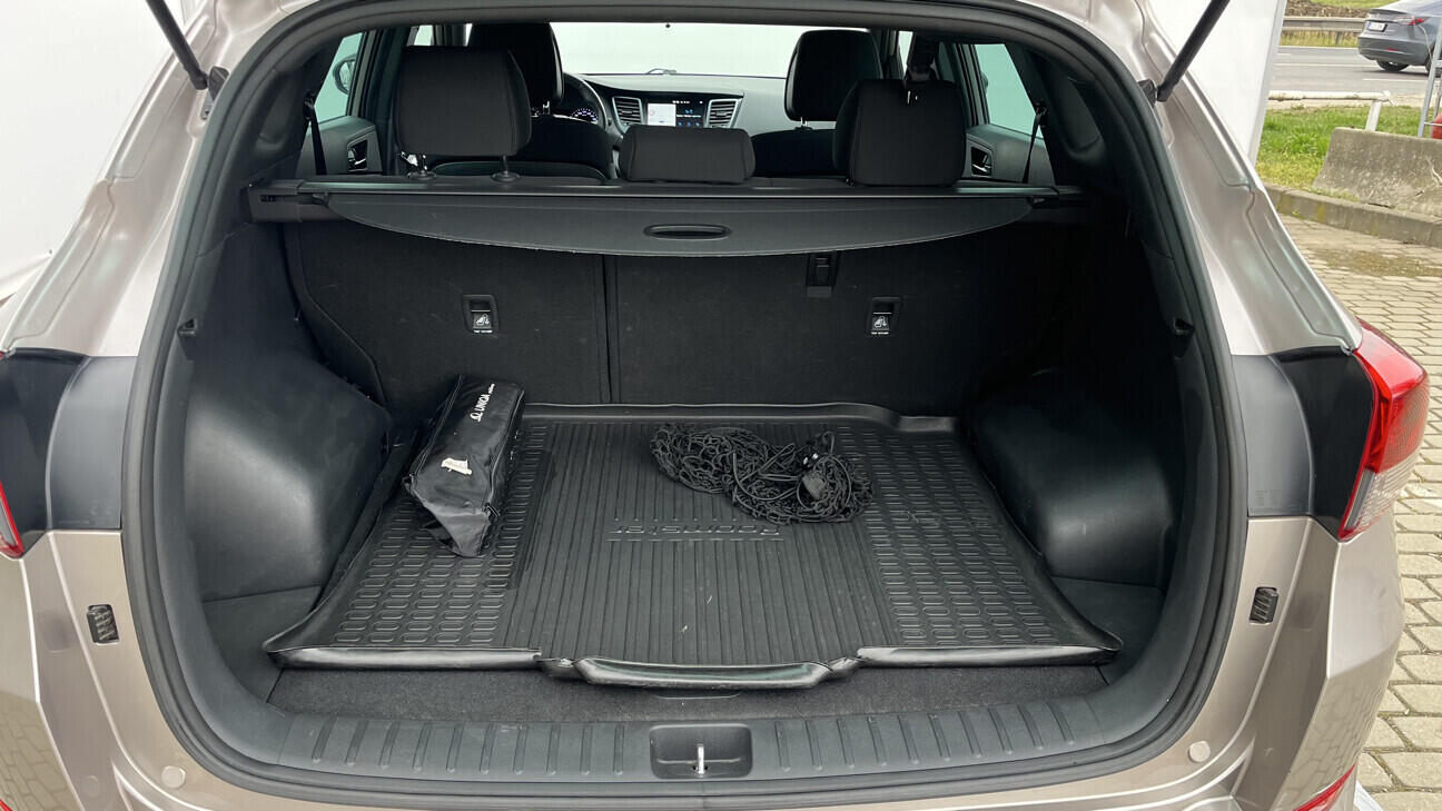 OB199V00808_31.webp_TUCSON Go 1.7  _ kW manuál