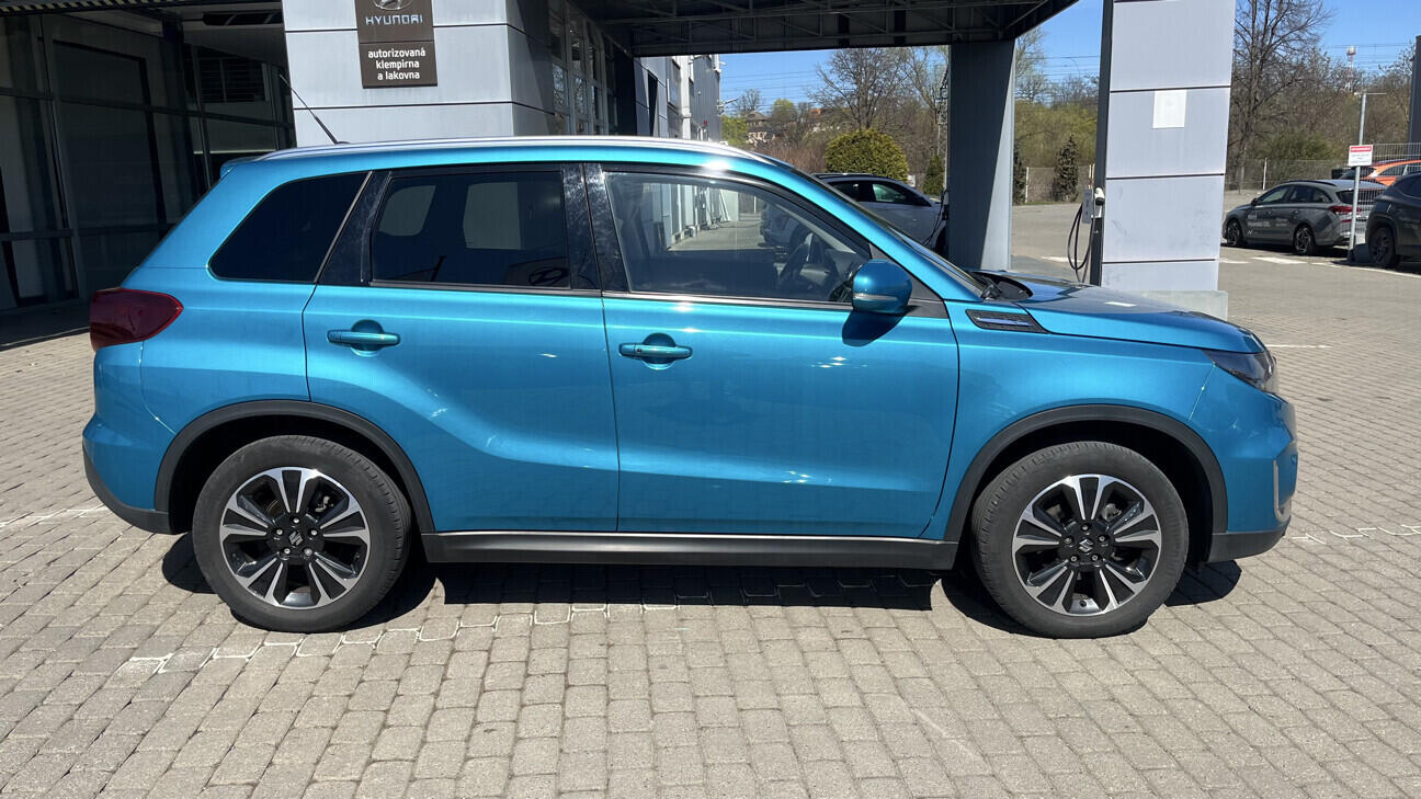 OB199V00814_12.webp_VITARA Elegance 1.4 BoosterJet 95 kW manuál