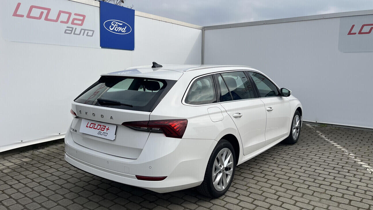 OB199V00816_11.webp_OCTAVIA Style Plus 2.0 TDI 110 kW manuál, DPH