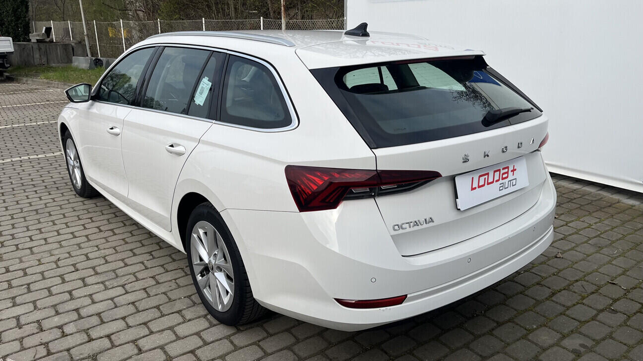 OB199V00816_15.webp_OCTAVIA Style Plus 2.0 TDI 110 kW manuál, DPH