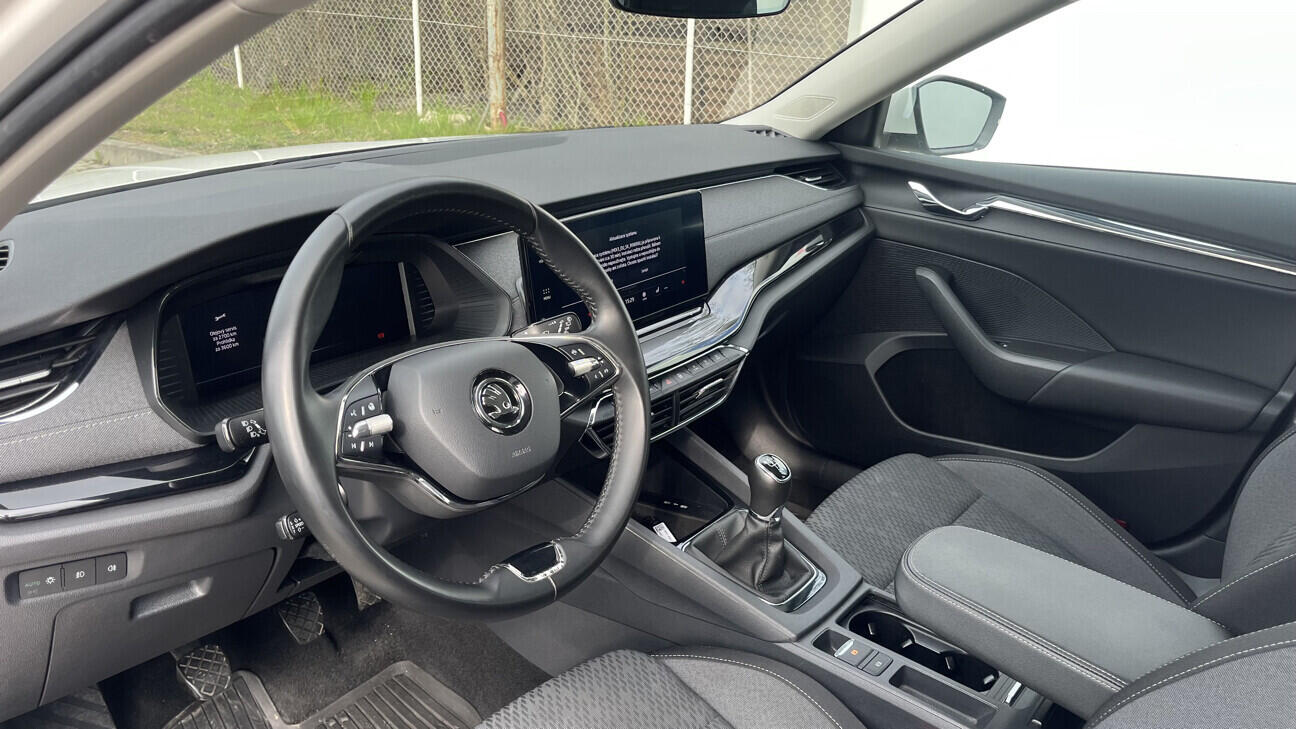 OB199V00816_19.webp_OCTAVIA Style Plus 2.0 TDI 110 kW manuál, DPH