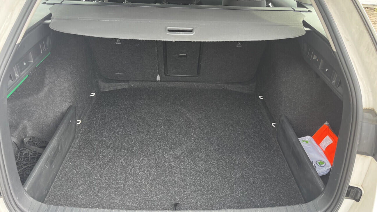 OB199V00816_29.webp_OCTAVIA Style Plus 2.0 TDI 110 kW manuál, DPH