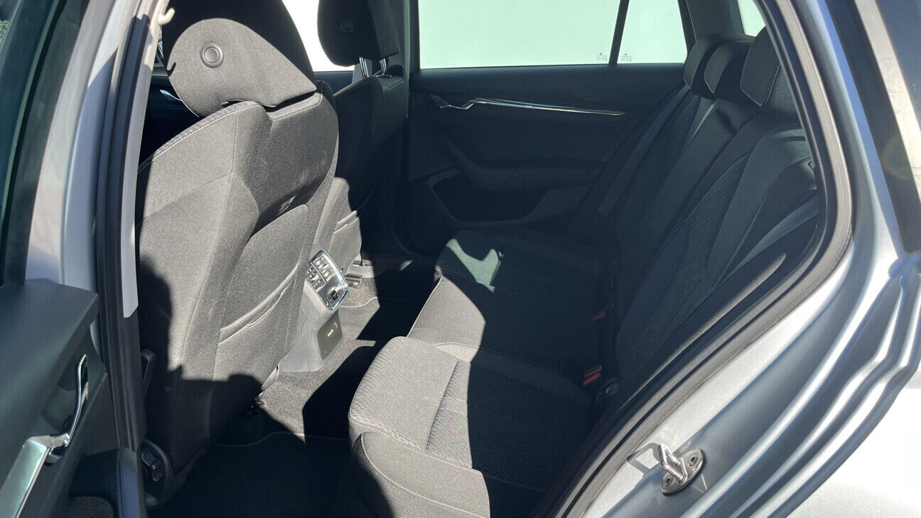 OB199V00817_31.webp_OCTAVIA Style Plus 2.0 TDI 110 kW automat, DPH