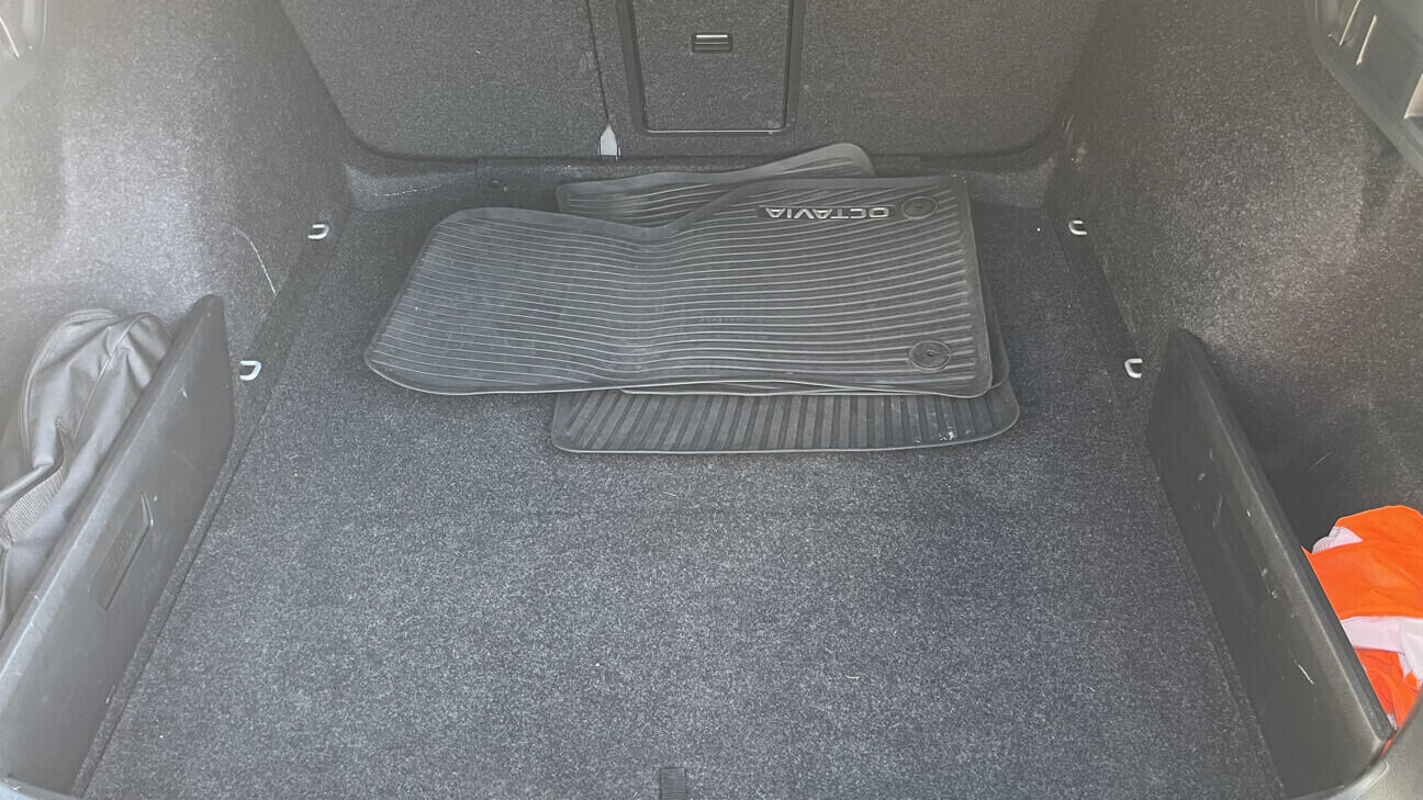 OB199V00817_33.webp_OCTAVIA Style Plus 2.0 TDI 110 kW automat, DPH