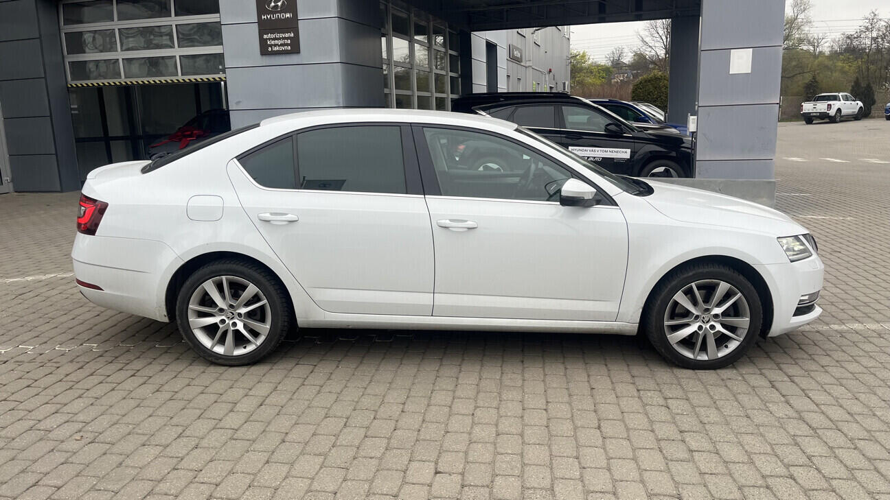 OB199V00818_12.webp_OCTAVIA Style 2.0 TSI 140 kW automat