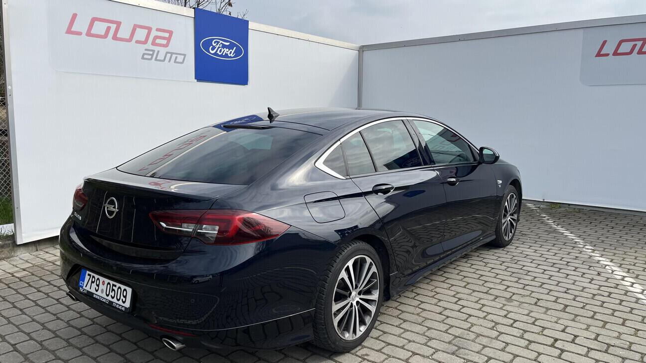 OB199V00824_11.webp_INSIGNIA OPC Line 1.6 . 147 kW manuál, DPH