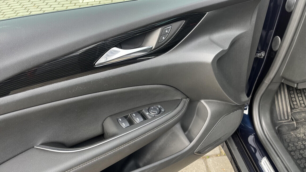 OB199V00824_21.webp_INSIGNIA OPC Line 1.6 . 147 kW manuál, DPH