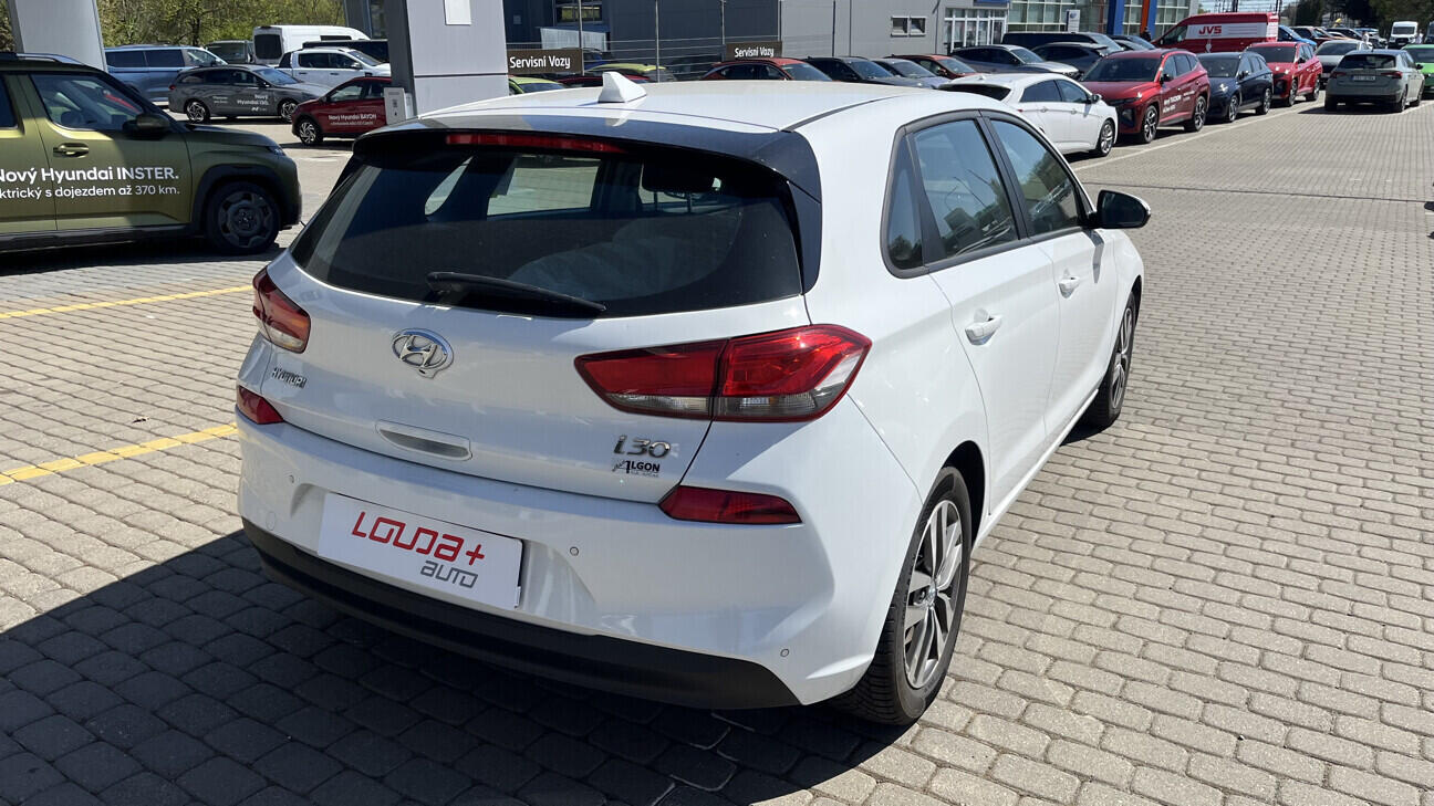 OB199V00834_11.webp_I30 Comfort 1.4  73 kW manuál