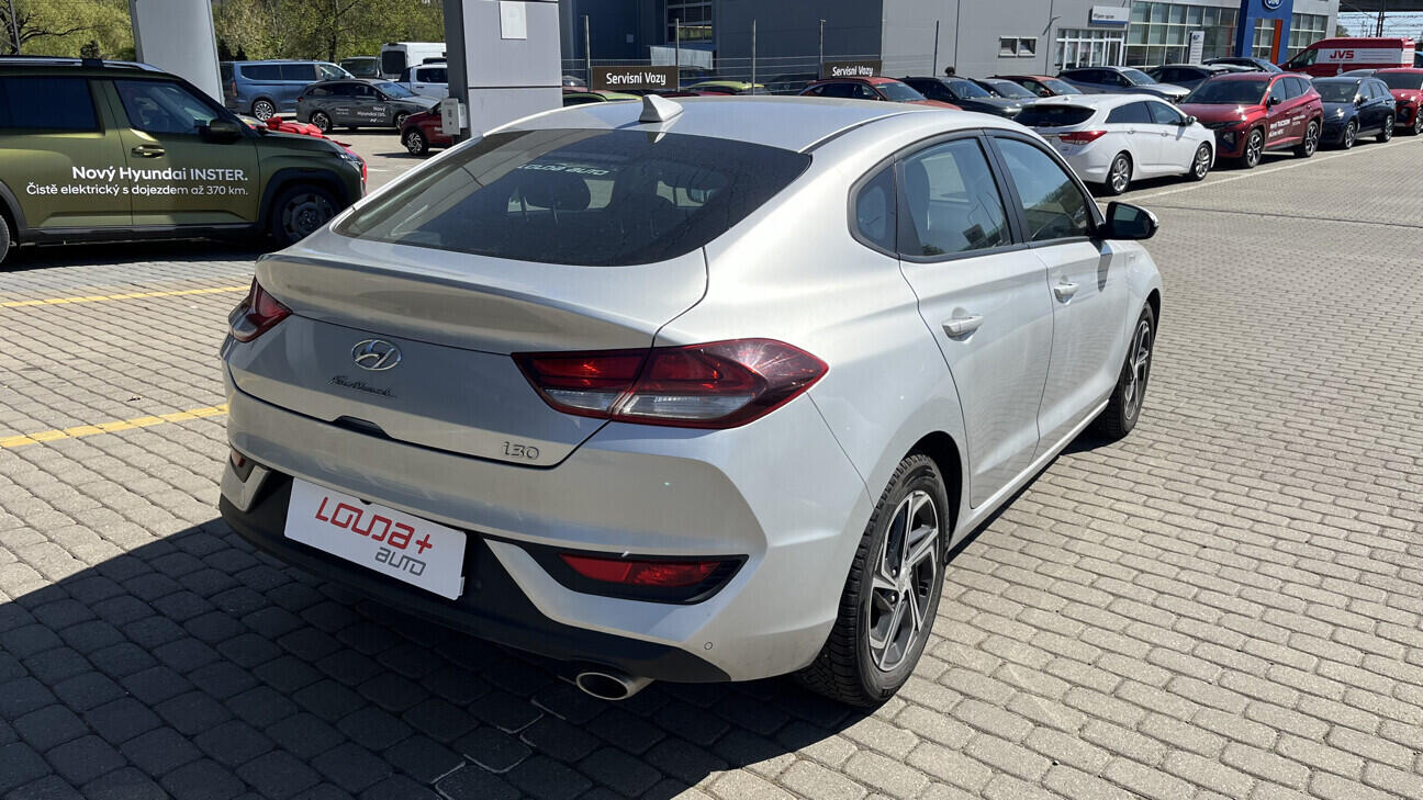 OB199V00836_11.webp_I30 Comfort 1.0 T-GDI 88 kW manuál