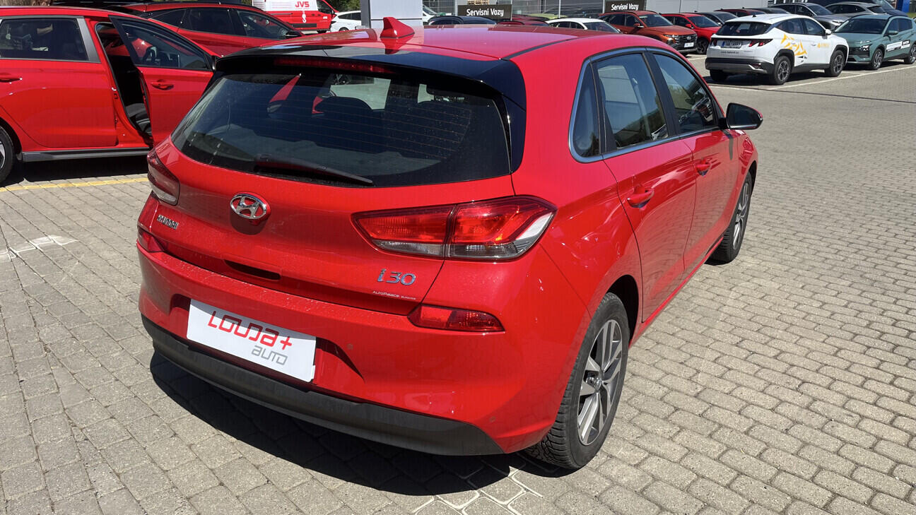 OB199V00843_11.webp_I30 Style 1.4 T-GDI 103 kW manuál