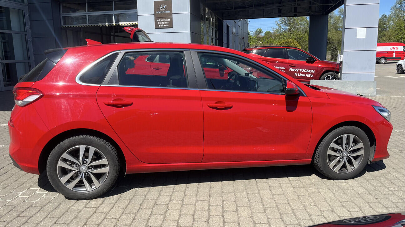 OB199V00843_12.webp_I30 Style 1.4 T-GDI 103 kW manuál