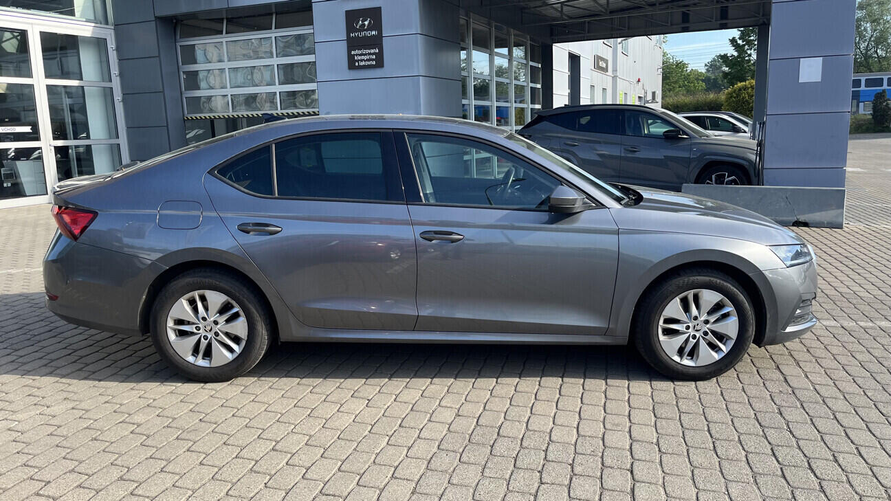 OB199V00856_12.webp_OCTAVIA Ambition Plus 2.0 TDI 85 kW manuál