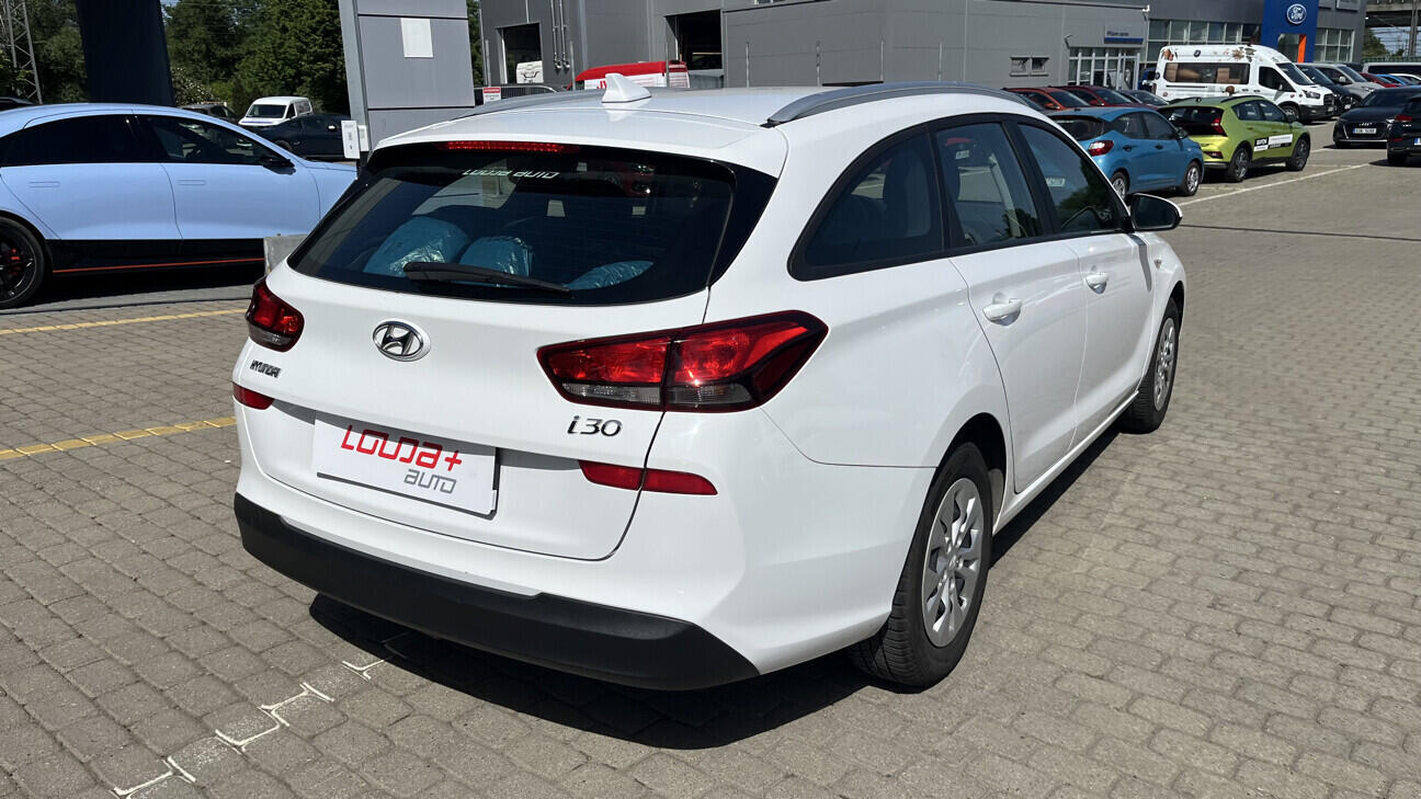 OB199V00862_11.webp_I30 Start plus 1.5  81 kW manuál