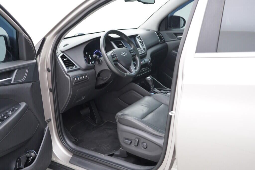 OC199V00847_18.webp_TUCSON PREMIUM  2.0  136 kW automat, DPH