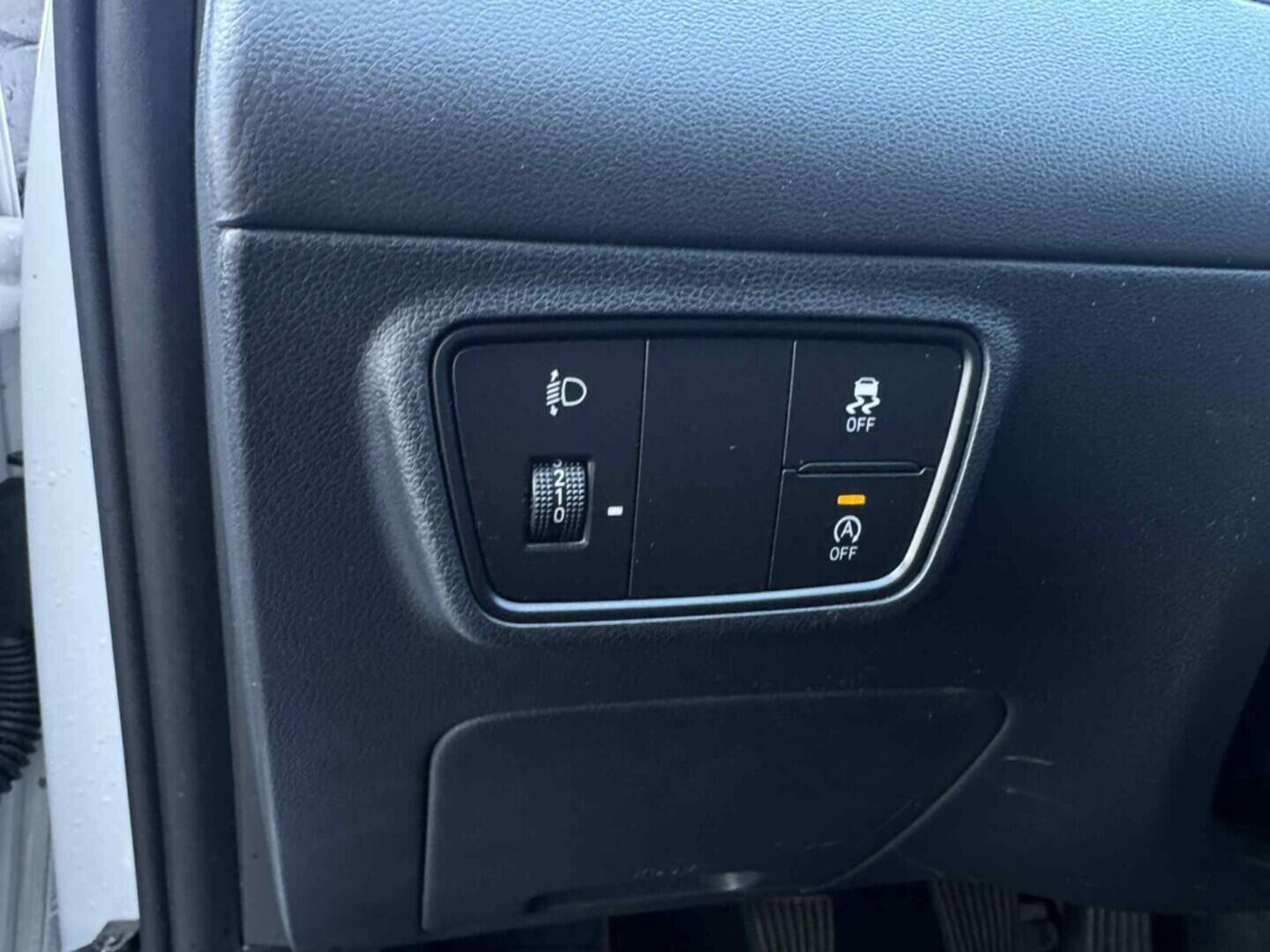 OC199V00923_19.webp_TUCSON SMART NAV 1.6  110 kW manuál