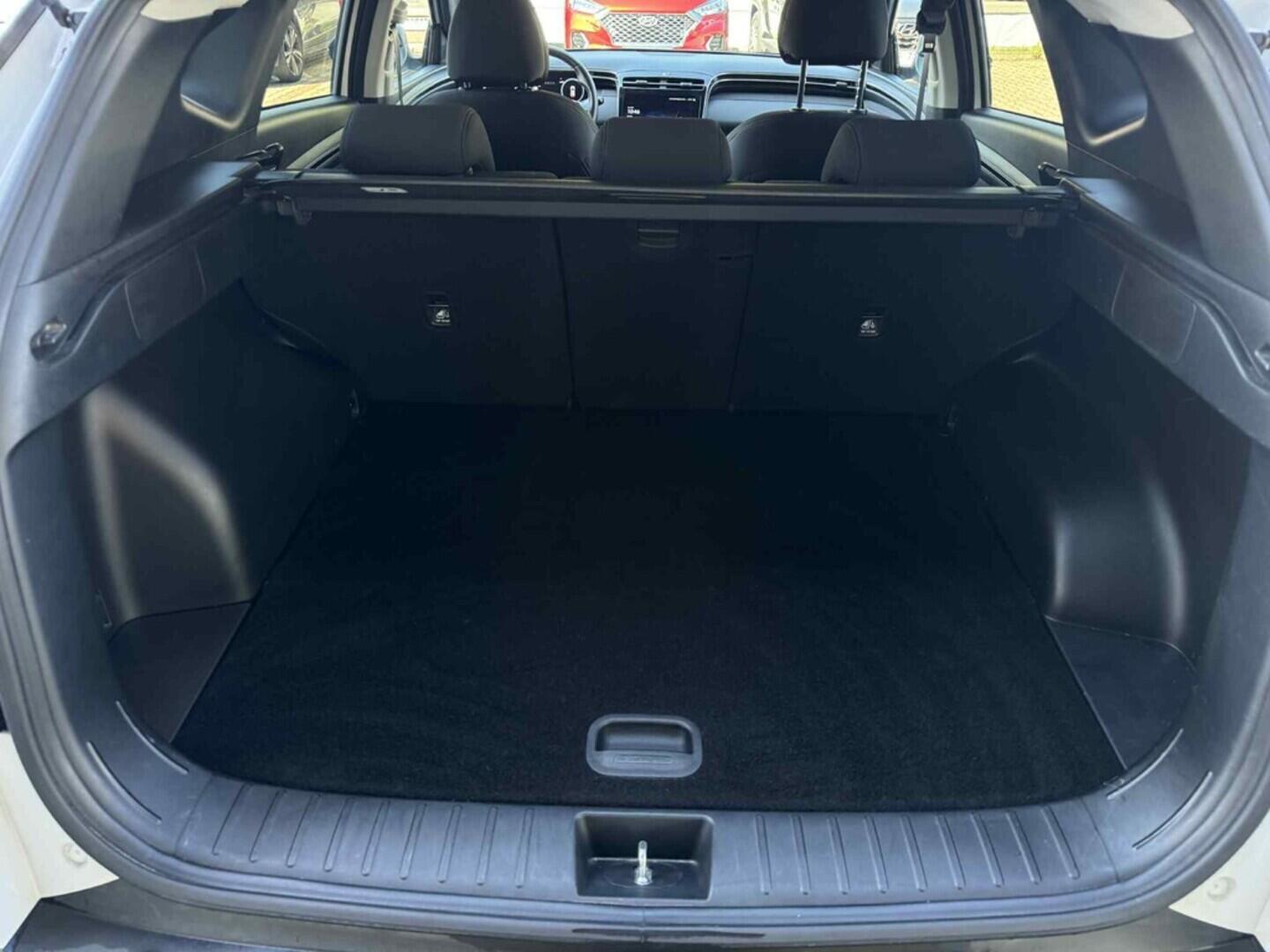 OC199V00923_30.webp_TUCSON SMART NAV 1.6  110 kW manuál