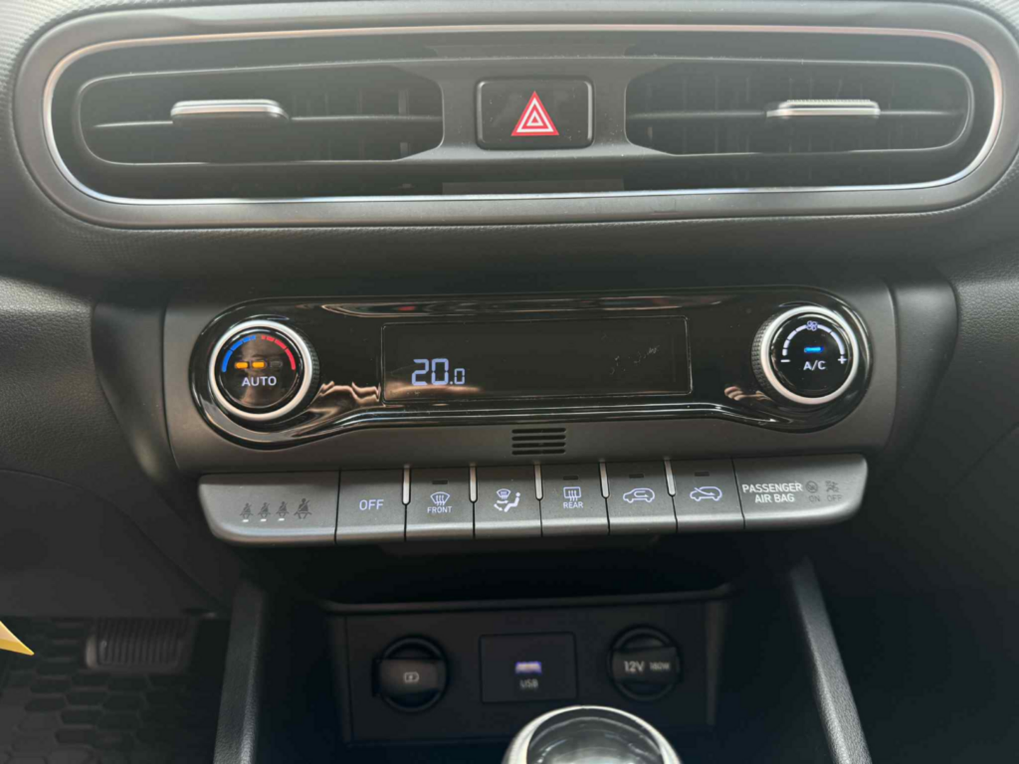 OC199V00935_25.webp_KONA Smart 1.6  145 kW automat