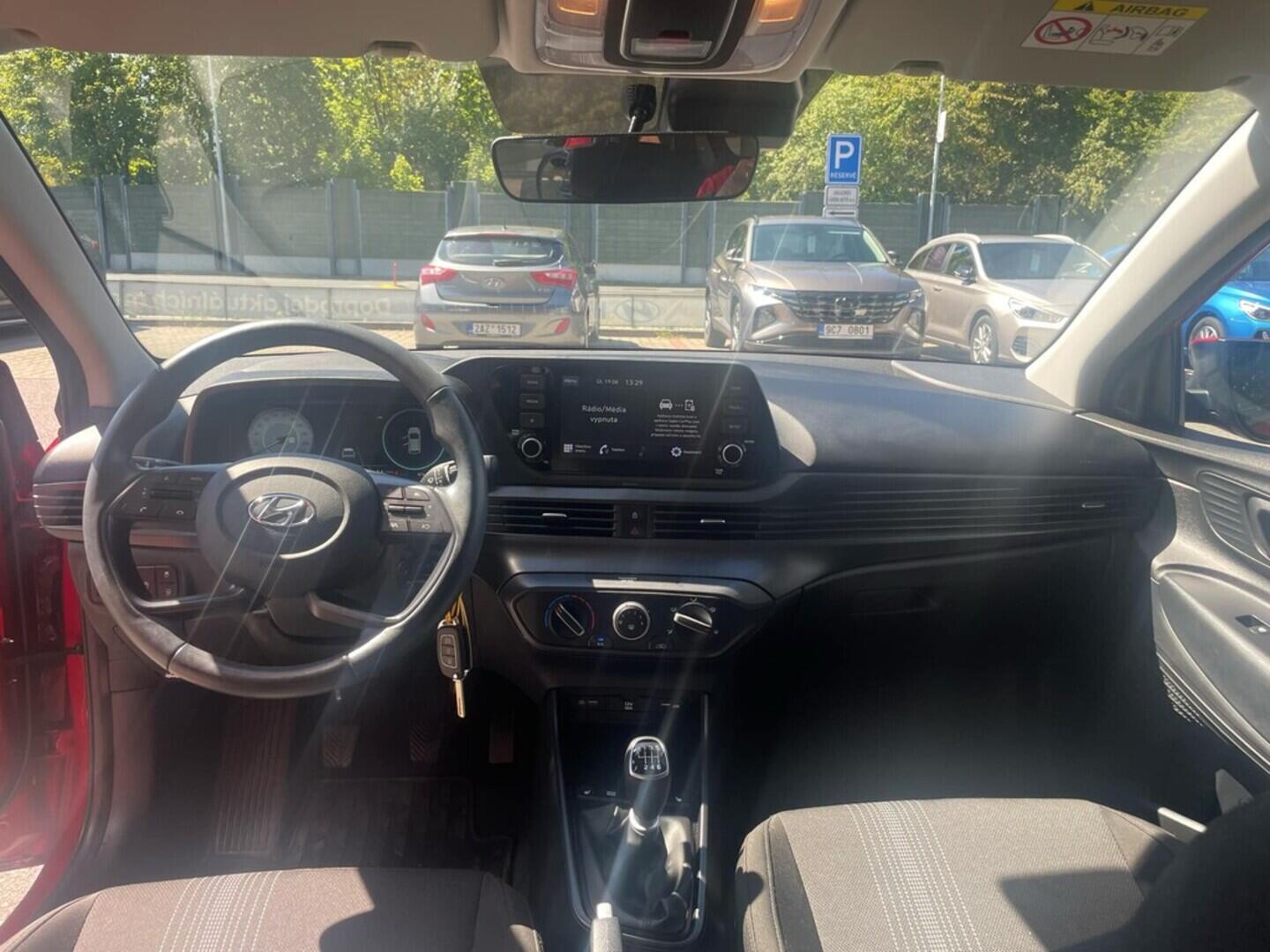 OC199V00940_29.webp_I20 SMART 1.0 TGDI 73 kW manuál