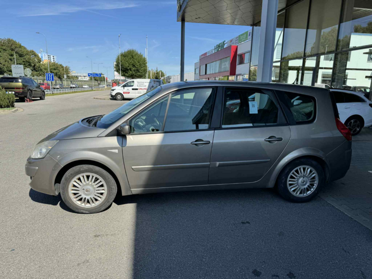 OC199V00947_11.webp_GRAND SCÉNIC  1.6  82 kW manuál