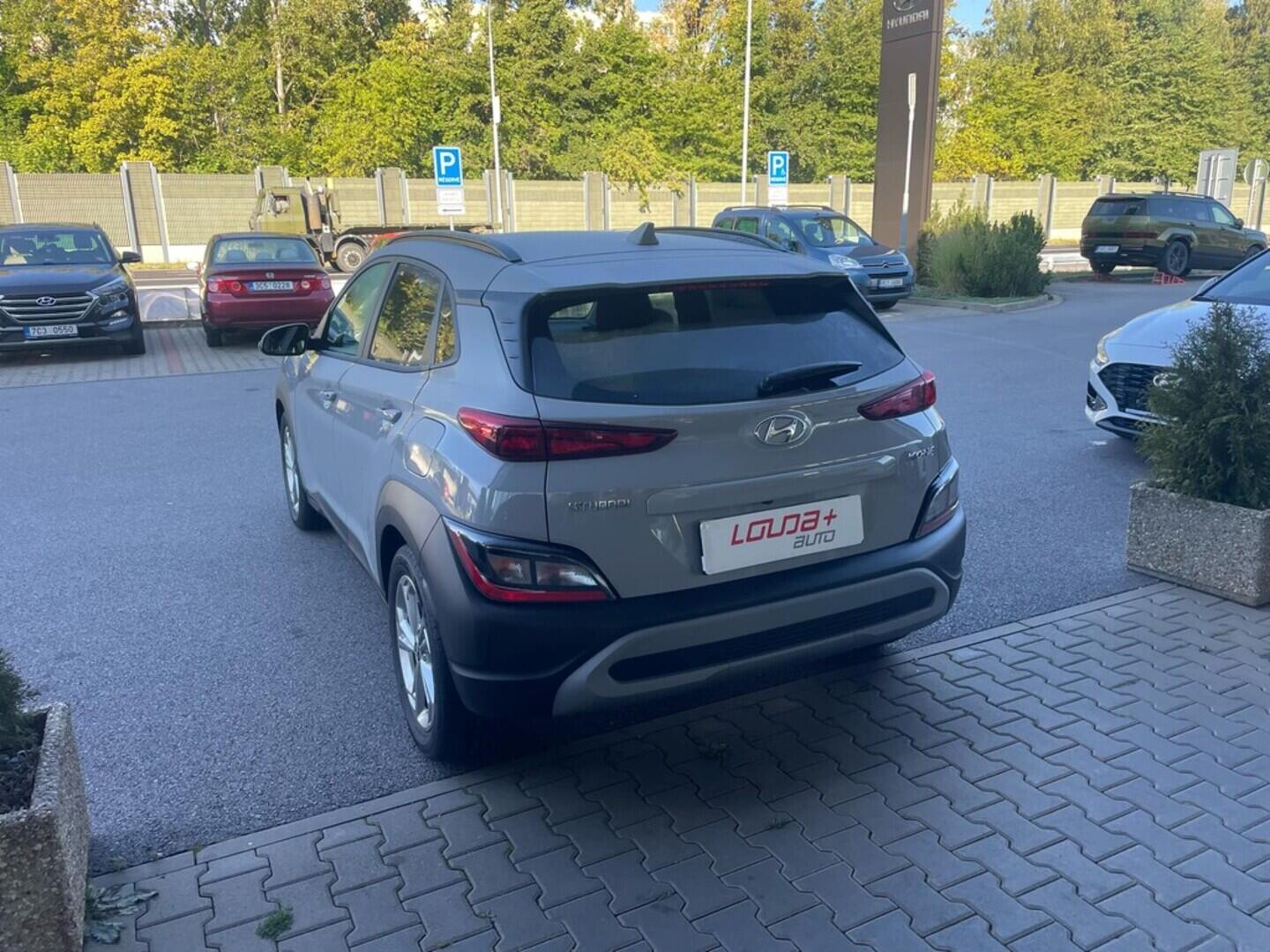 OC199V00951_13.webp_KONA Smart 1.0 TGDI 88 kW manuál