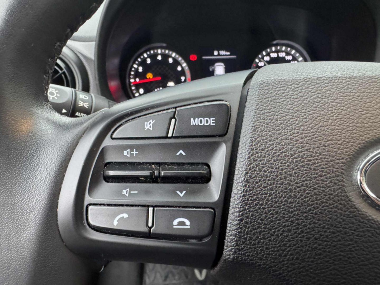 OC199V00971_23.webp_I10 Comfort GO! 1.0  49 kW manuál