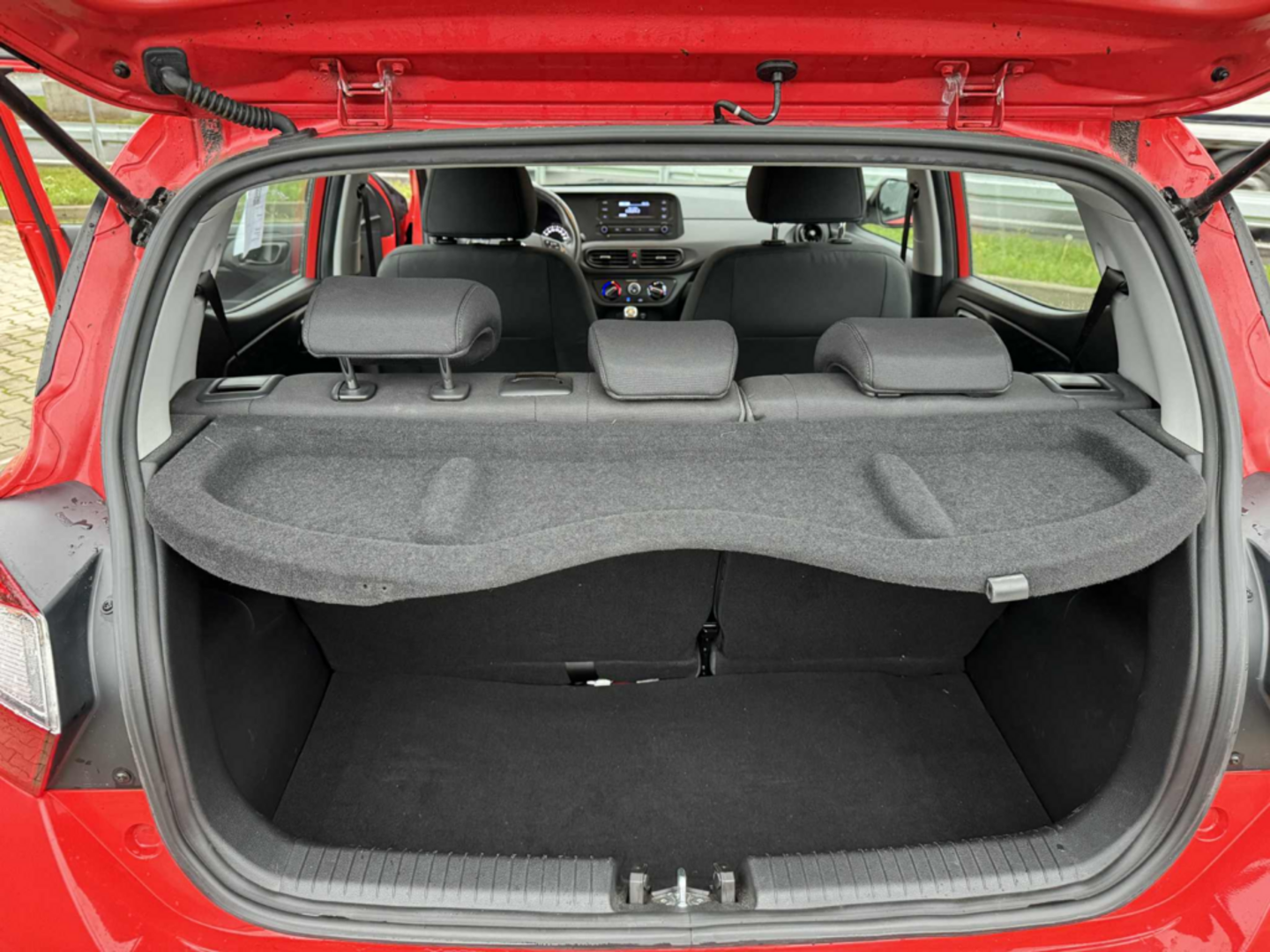 OC199V00971_26.webp_I10 Comfort GO! 1.0  49 kW manuál