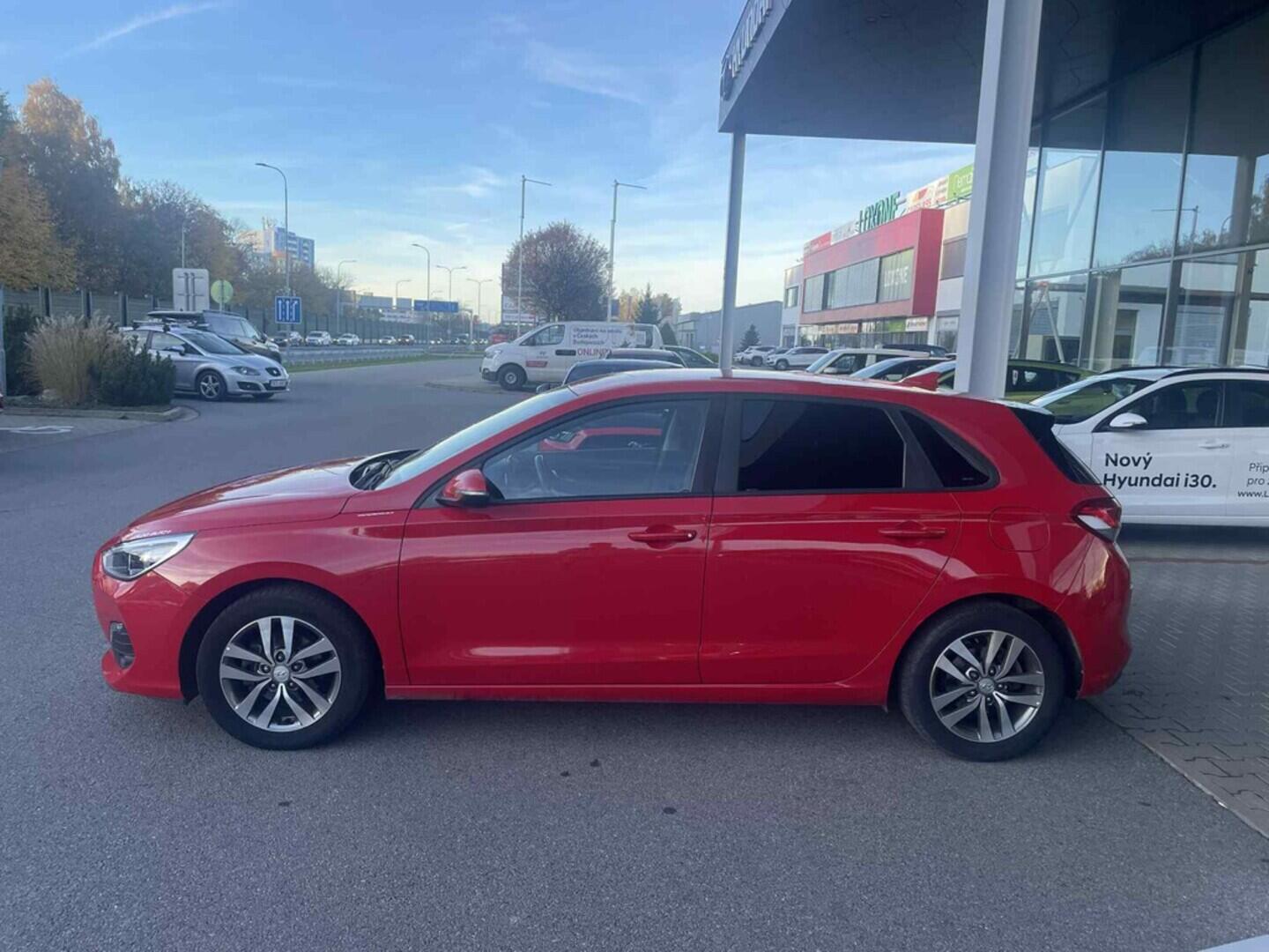 OC199V00990_17.webp_I30 Comfort 1.4  73 kW manuál