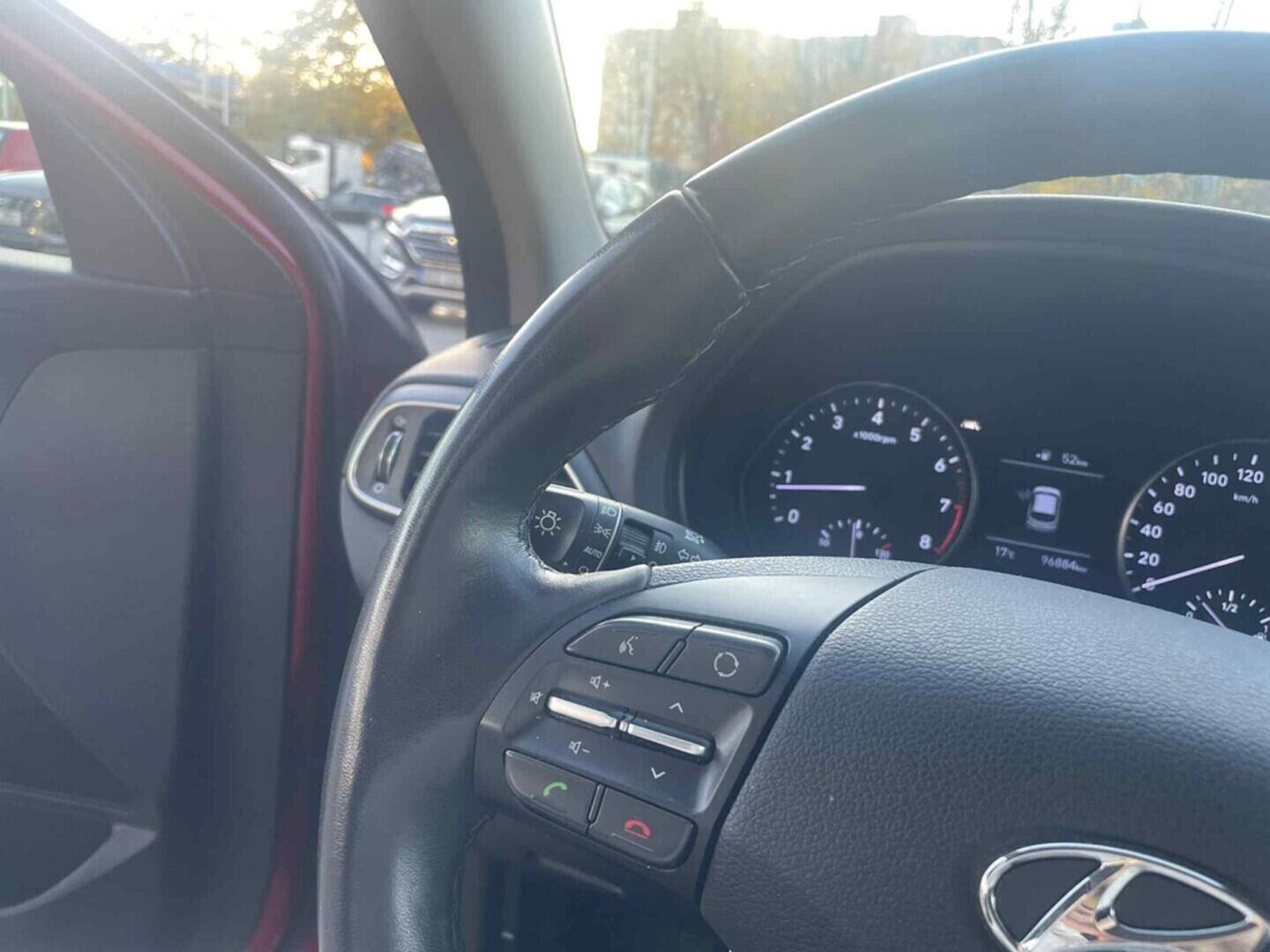 OC199V00990_22.webp_I30 Comfort 1.4  73 kW manuál