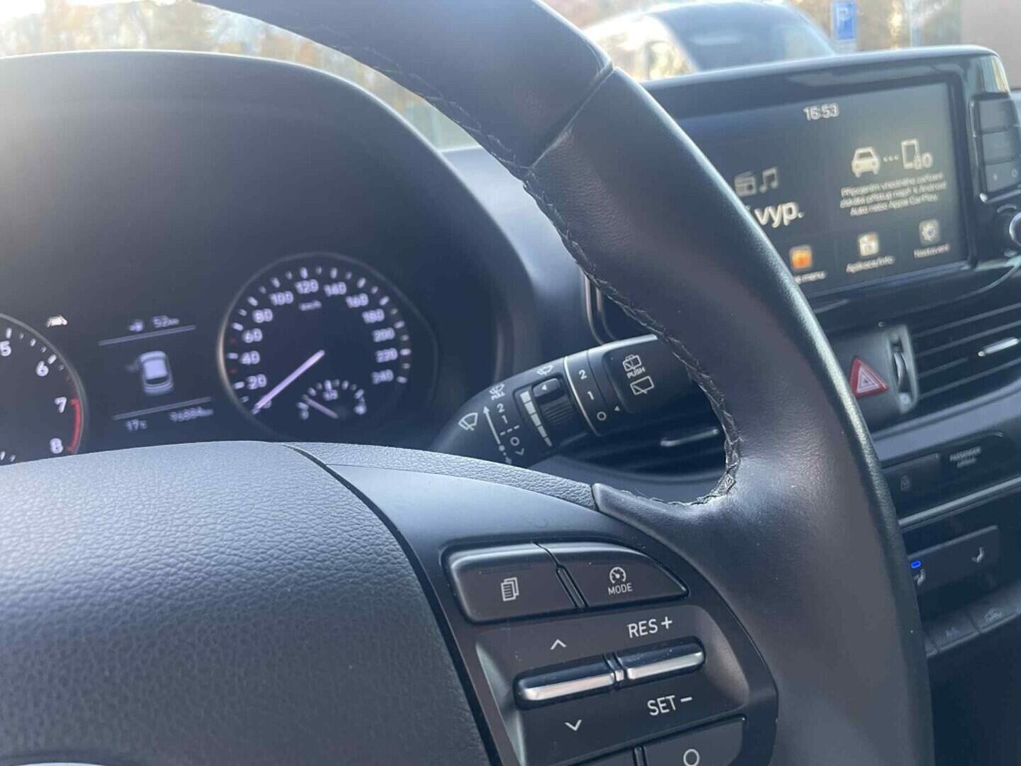 OC199V00990_23.webp_I30 Comfort 1.4  73 kW manuál