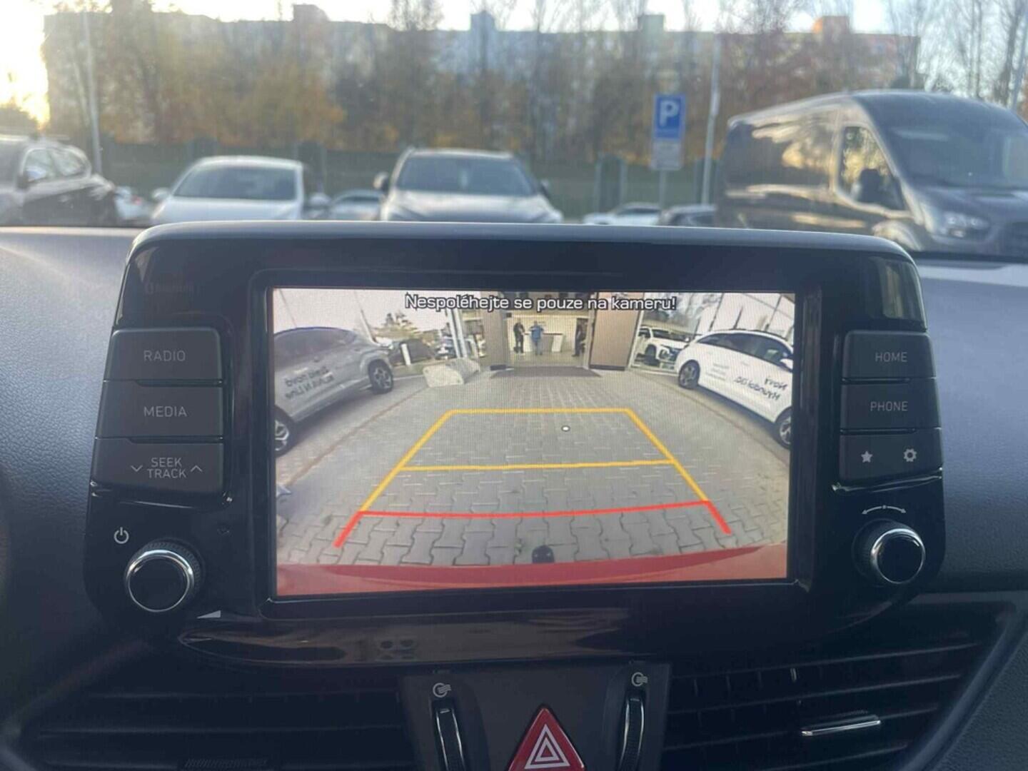 OC199V00990_27.webp_I30 Comfort 1.4  73 kW manuál