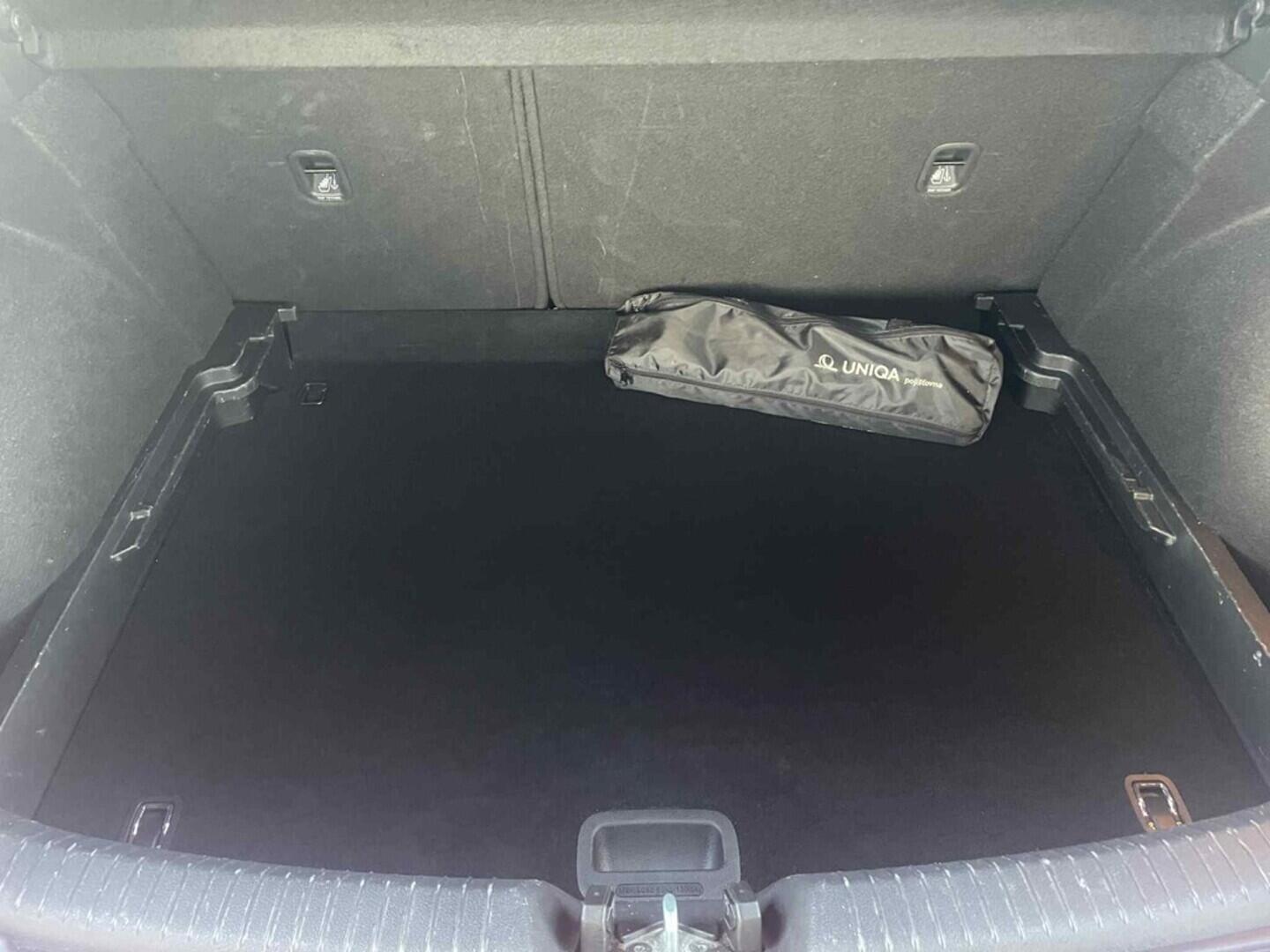 OC199V00990_31.webp_I30 Comfort 1.4  73 kW manuál