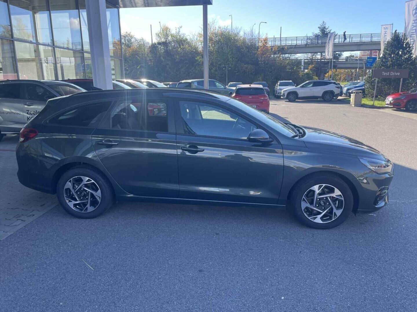 OC199V00991_16.webp_I30 SMART 1.5 TGDI 103 kW automat, DPH