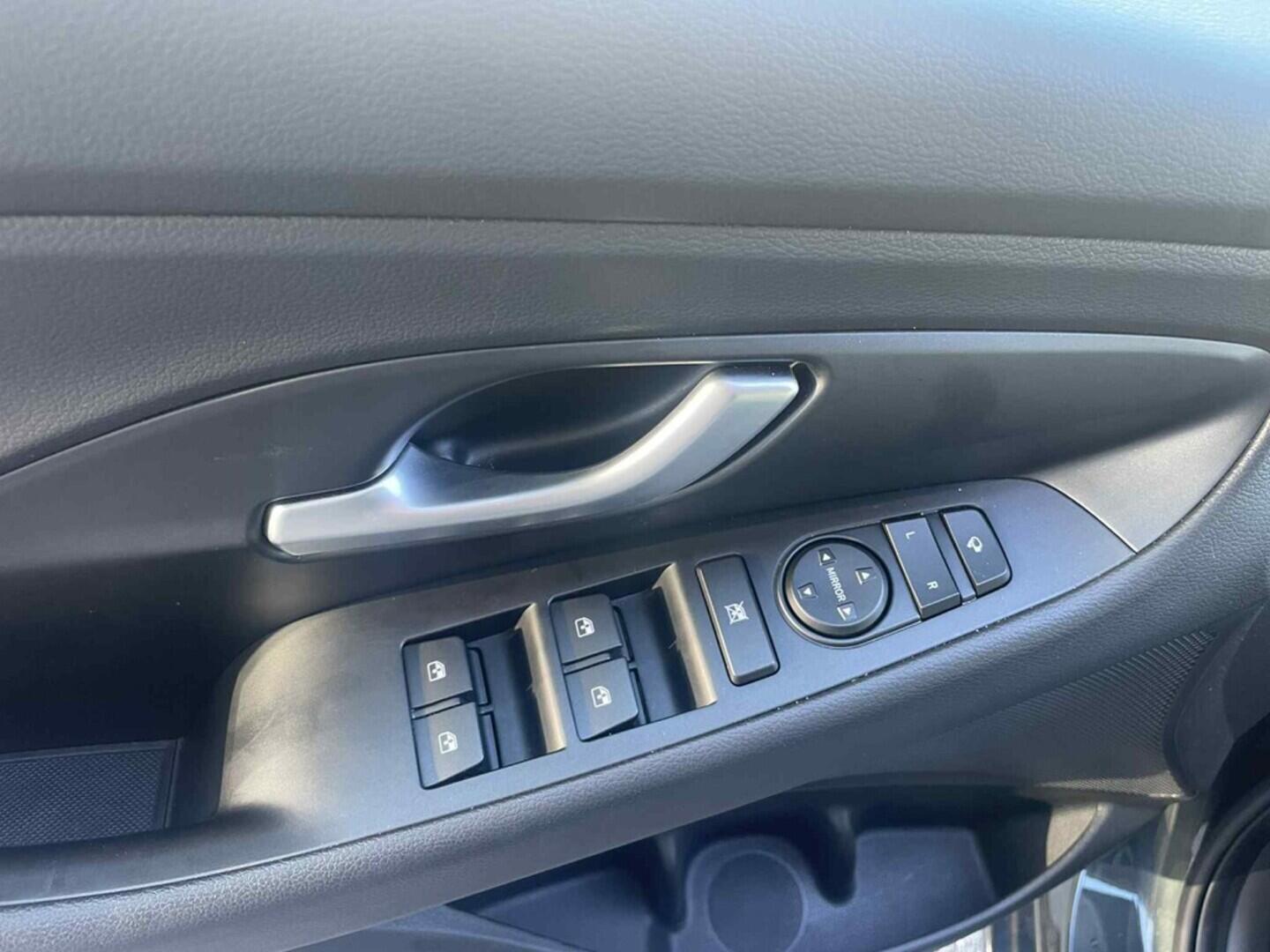 OC199V00991_19.webp_I30 SMART 1.5 TGDI 103 kW automat, DPH