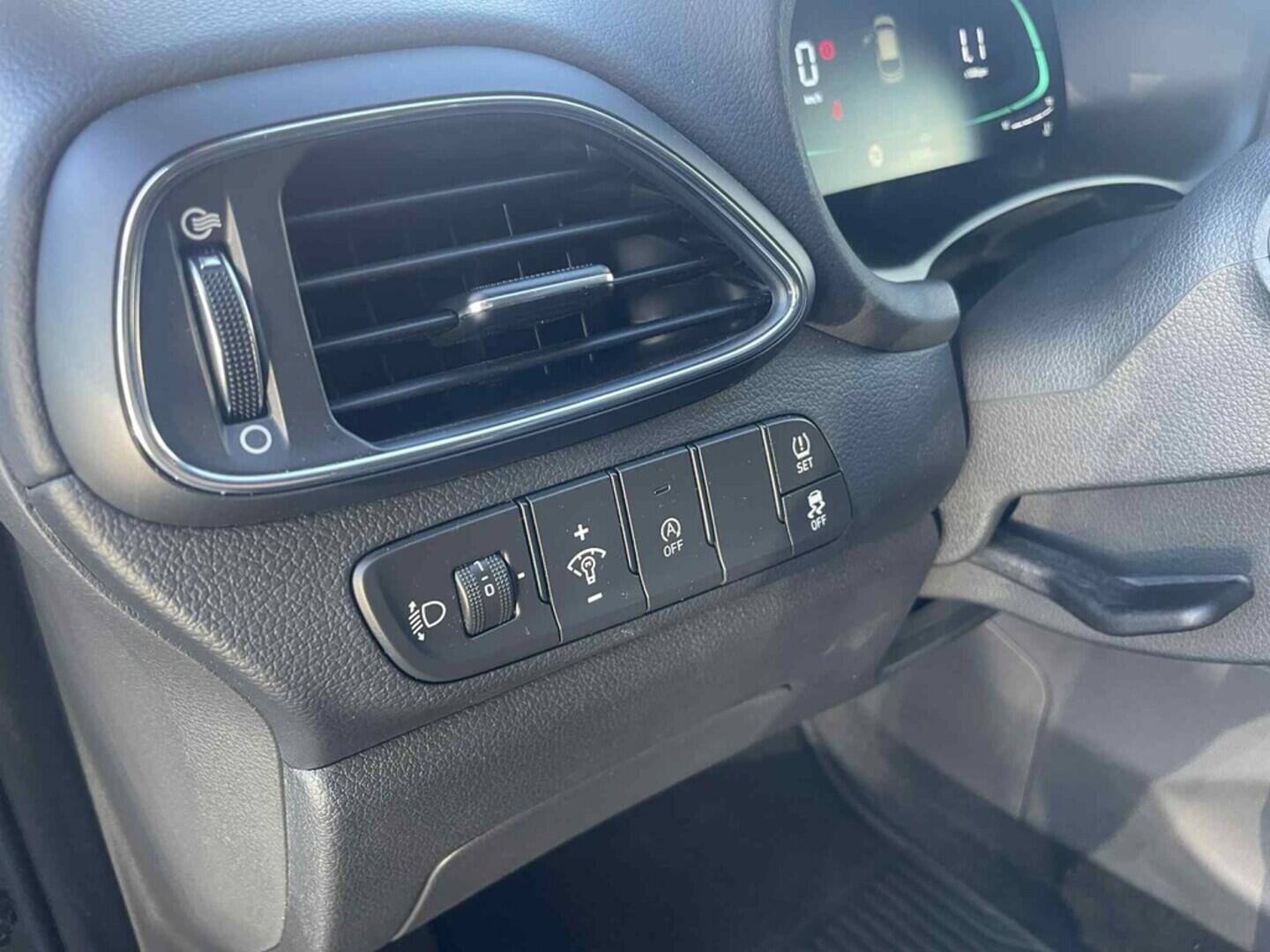 OC199V00991_20.webp_I30 SMART 1.5 TGDI 103 kW automat, DPH