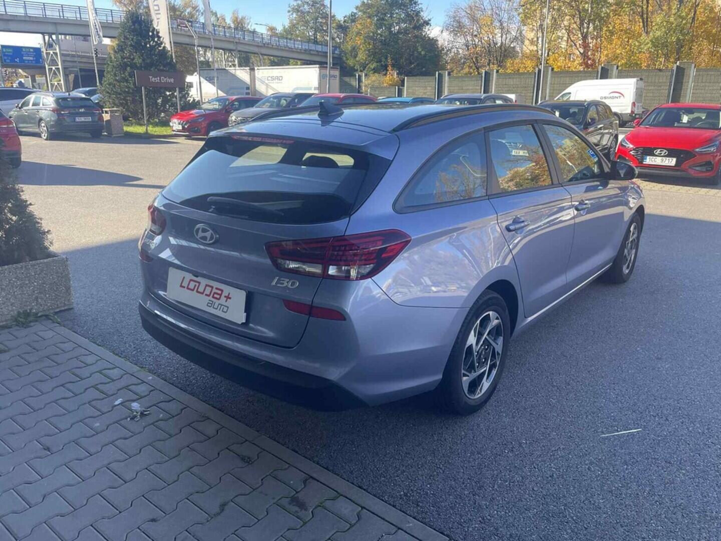 OC199V00992_11.webp_I30 SMART 1.5 DPI 70 kW manuál, DPH