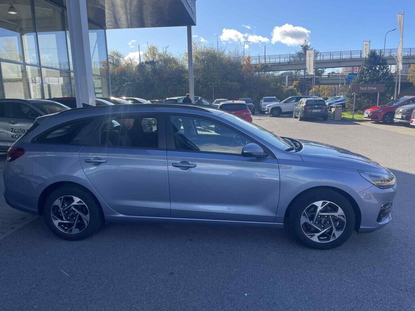 OC199V00992_15.webp_I30 SMART 1.5 DPI 70 kW manuál, DPH