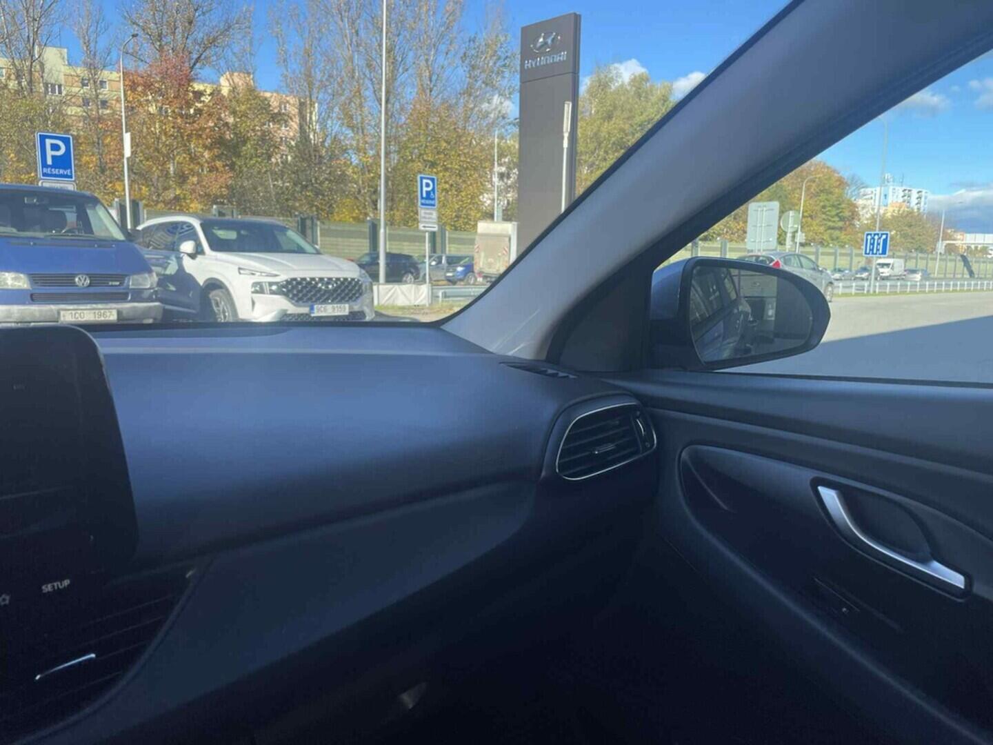 OC199V00992_26.webp_I30 SMART 1.5 DPI 70 kW manuál, DPH