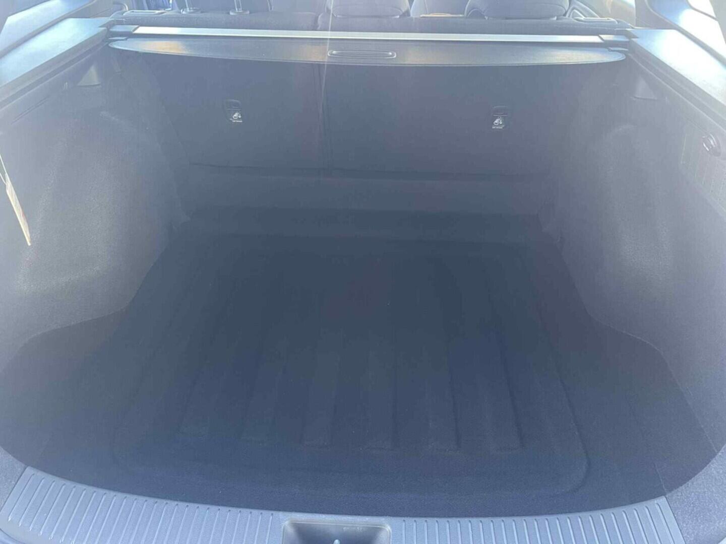 OC199V00992_32.webp_I30 SMART 1.5 DPI 70 kW manuál, DPH