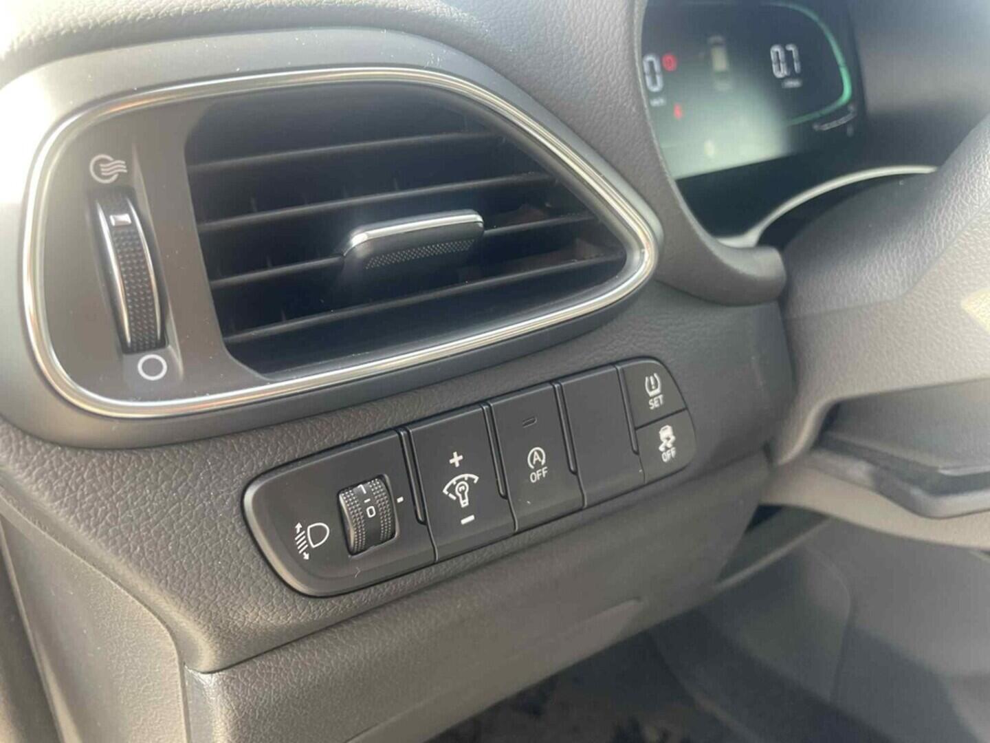 OC199V00993_20.webp_I30 SMART 1.5 TGDI 103 kW automat, DPH