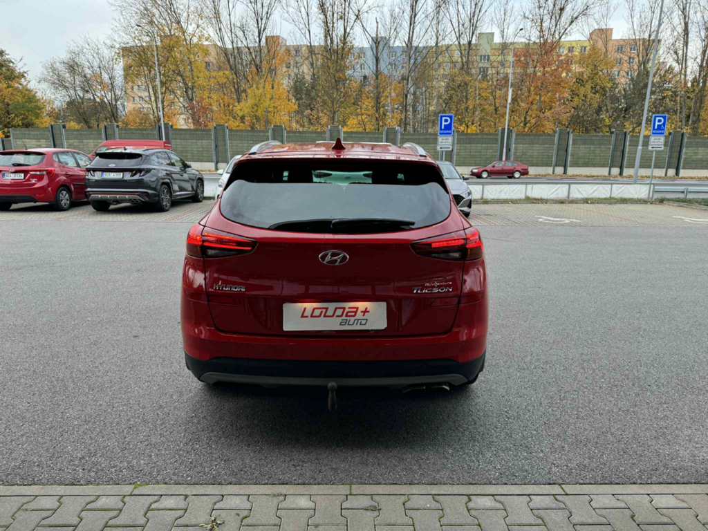 OC199V00995_13.webp_TUCSON Adventure 1.6  100 kW manuál