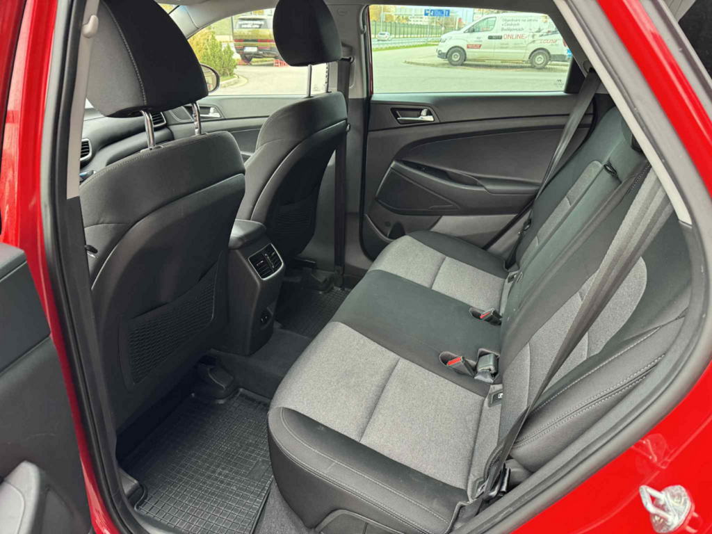 OC199V00995_30.webp_TUCSON Adventure 1.6  100 kW manuál