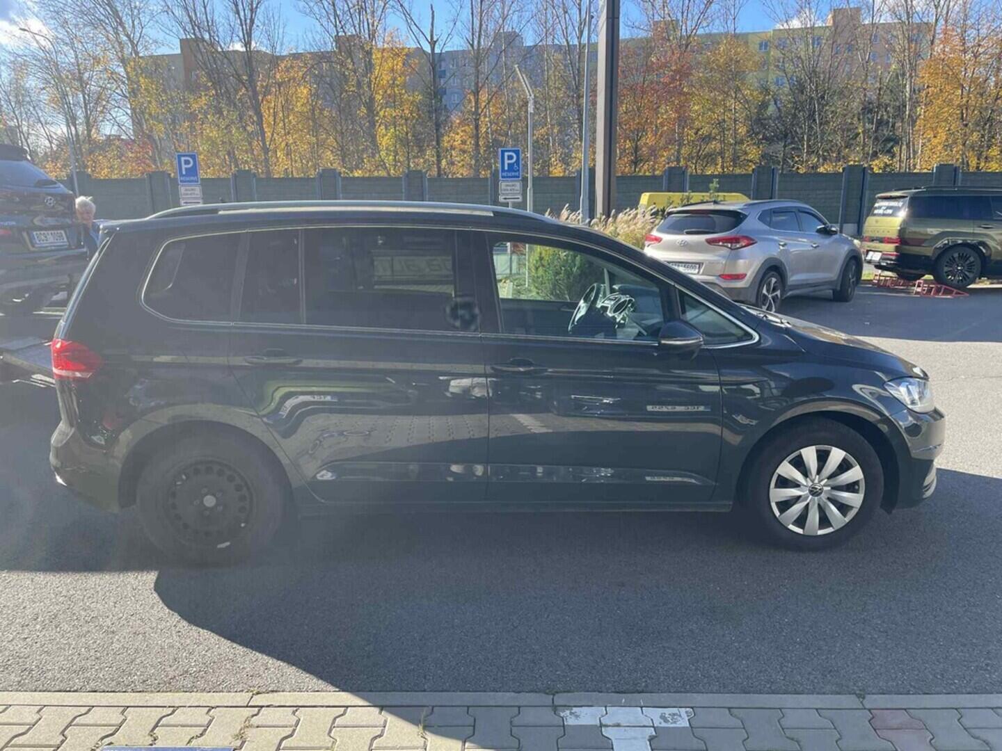 OC199V00998_11.webp_TOURAN Trendline 1.5 TSI 110 kW automat