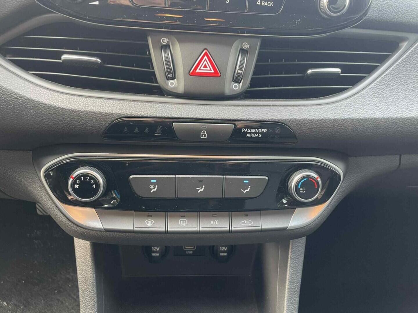 OC199V00999_26.webp_I30 START 1.4  73 kW manuál