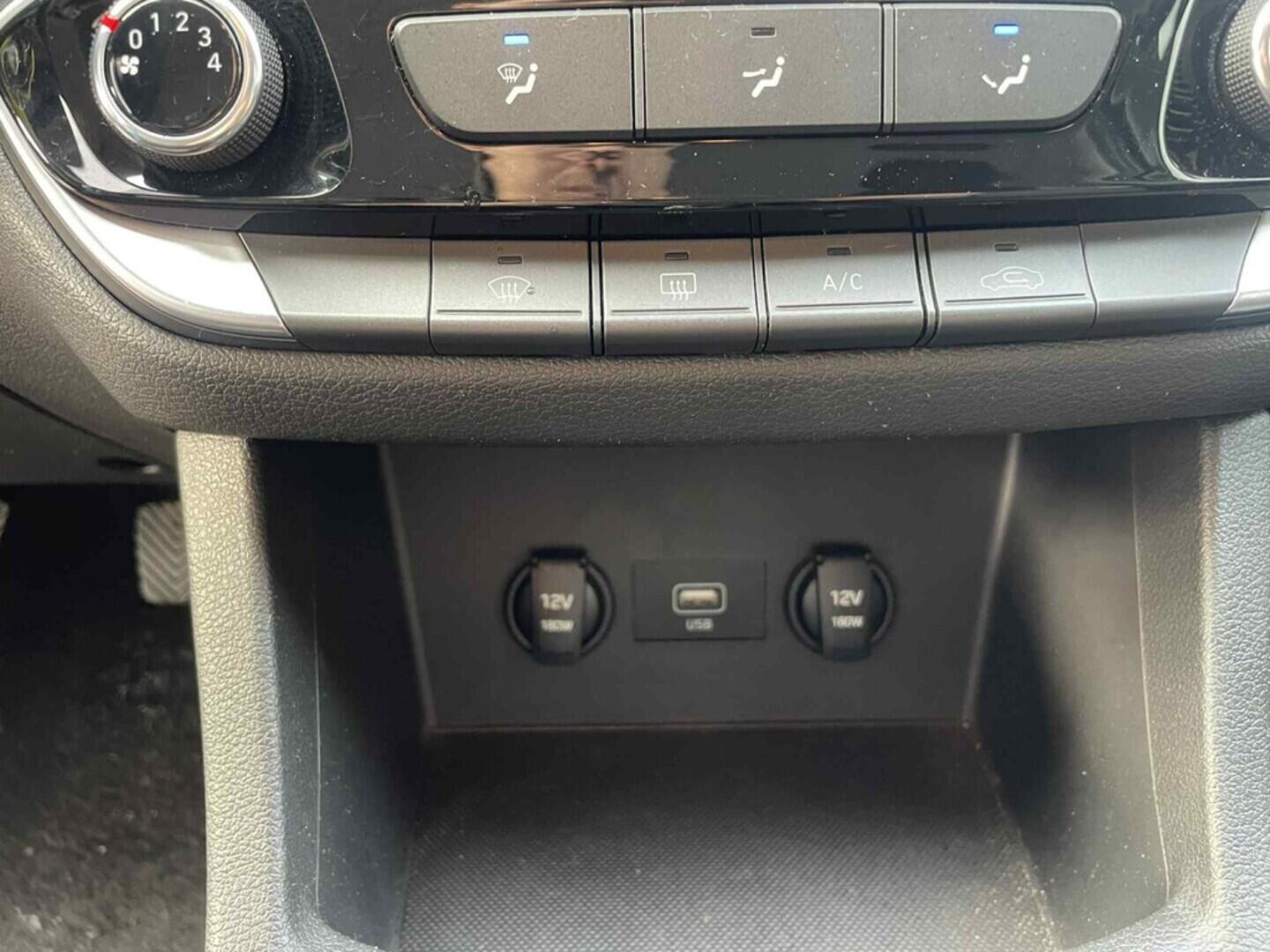 OC199V00999_27.webp_I30 START 1.4  73 kW manuál